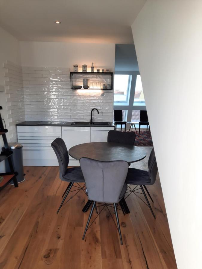 Skysuite Holiday Home Виена Екстериор снимка