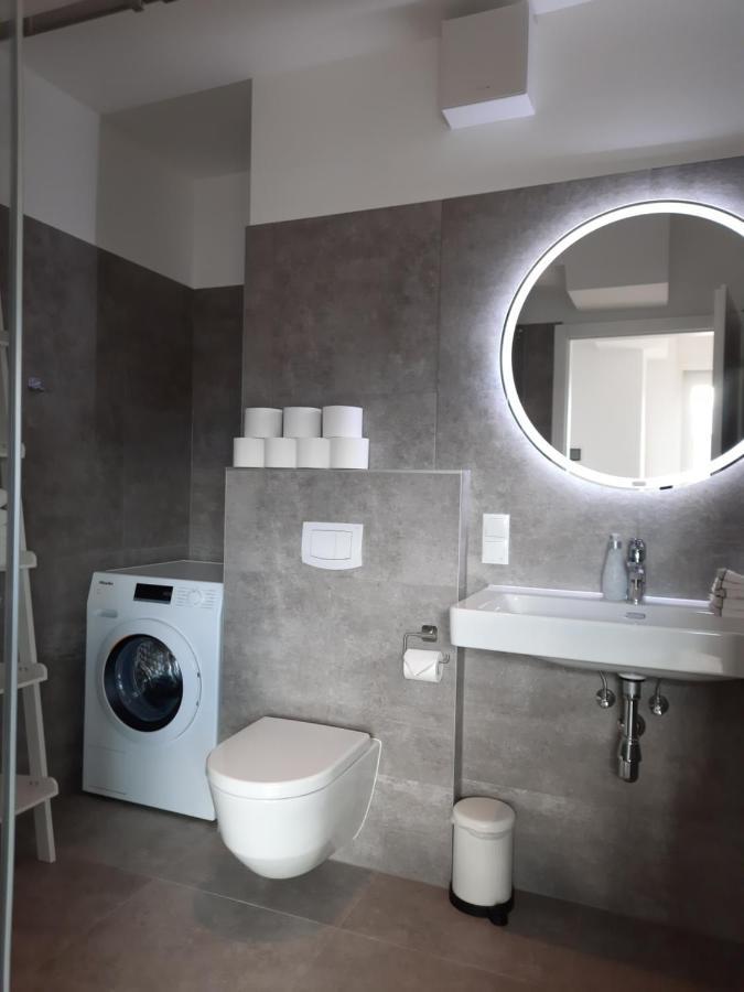 Skysuite Holiday Home Виена Екстериор снимка